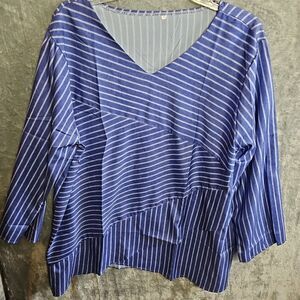 Unbranded Women's Top 5x Blue White Stripe pullover vneck blouse